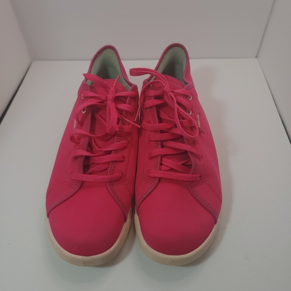 Reebok Skyscraper Runaround M42890 Lace Up Hot Pink Women's size 9 sneaker's